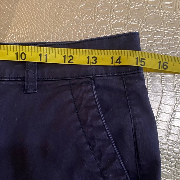 Gap size 4 Navy Blue Mid-Rise Bermuda Shorts Casual Relaxed Fit - Picture 5 of 9
